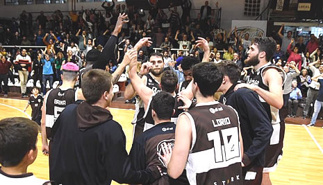 Platense aseguró la ventaja de campo